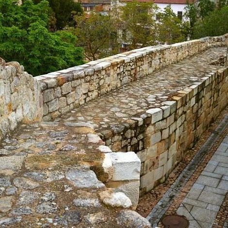 8. A walk along the walls of Zamora